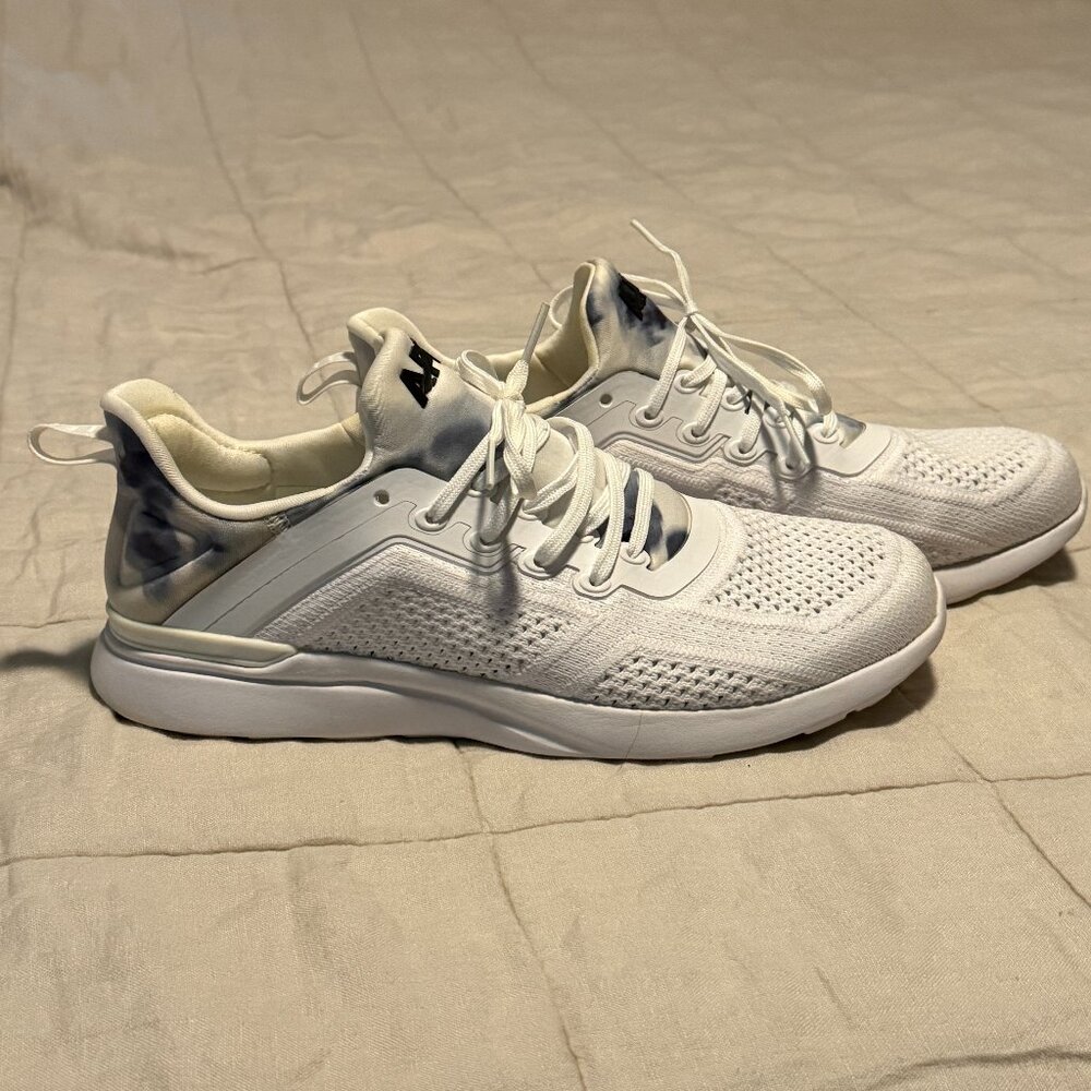 Women's APL TechLoom Tracer - 9